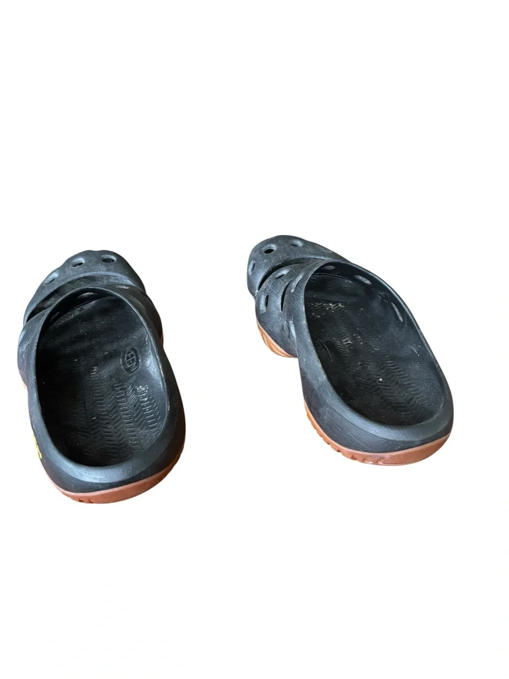 Keen Yogui Arts Mens Size 10 Carbon Fiber Graphite Slip On Clogs Outdoor Slides
